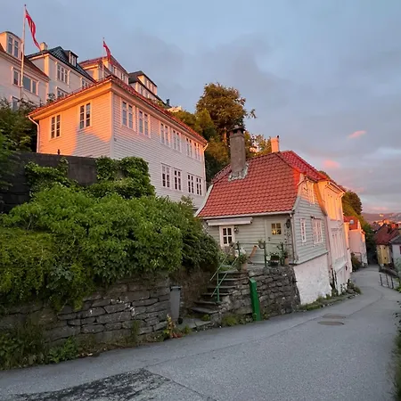 Vakn Opp Til Fantastisk Utsikt 베르겐